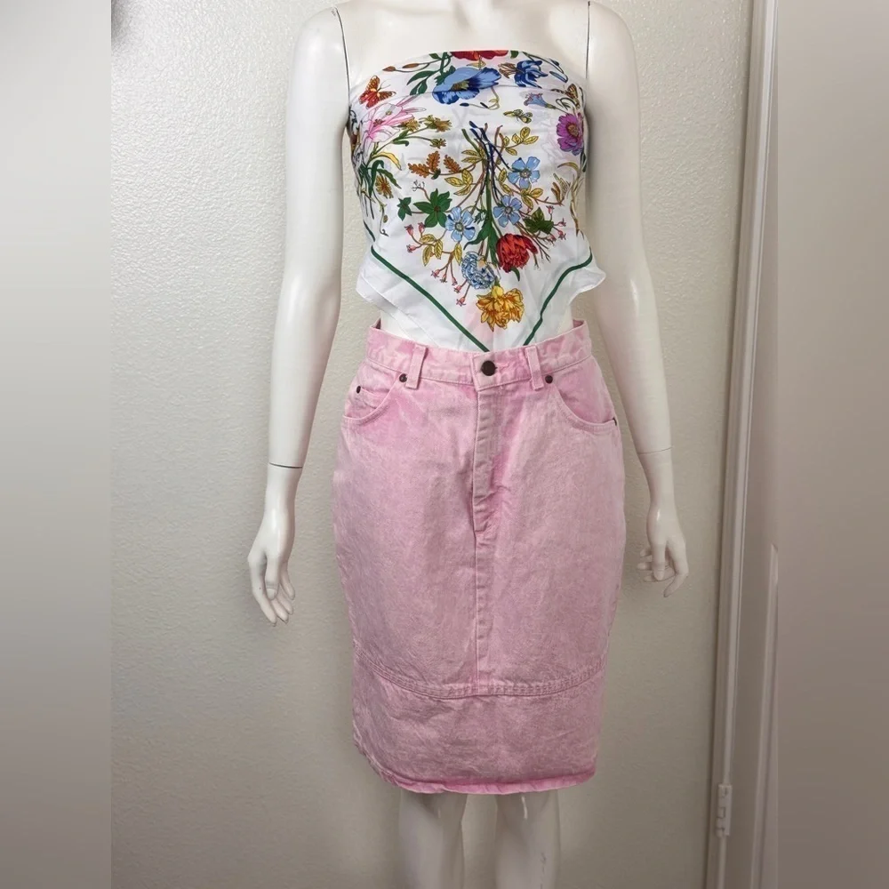 Levi’s vintage Pastel Pink Denim Skirt Sz 11. D10